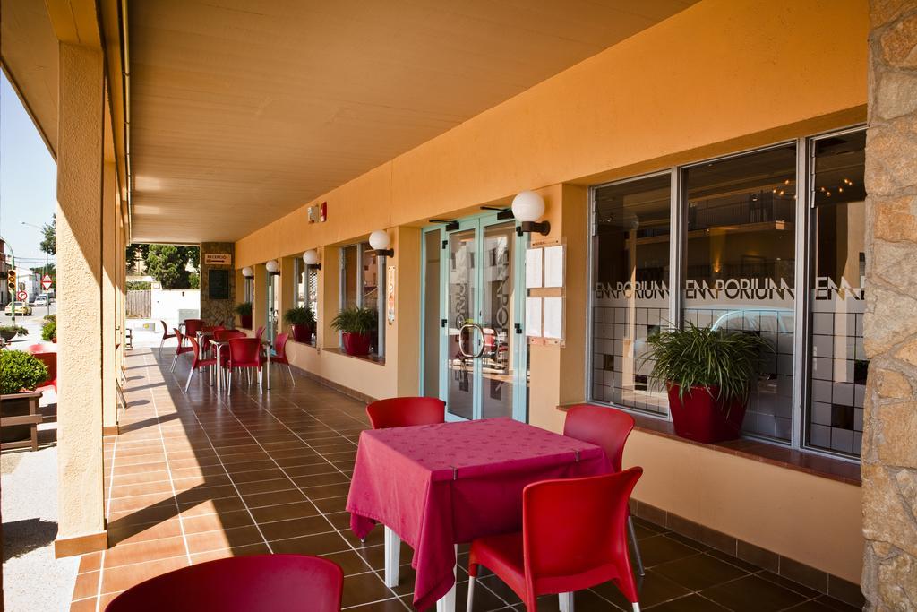 Hotel Emporium - Adults Only Castello  D'Empuries Exteriör bild